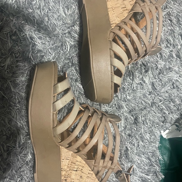 High wedges sand color - Picture 3 of 4